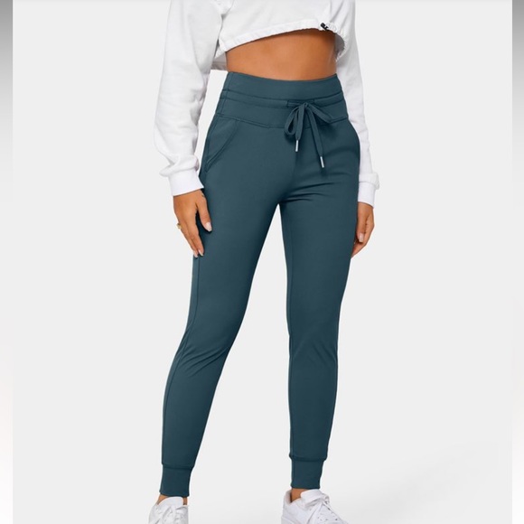 NWT HALARA Airy High Waisted Drawstring Full Length Joggers - Picture 1 of 5